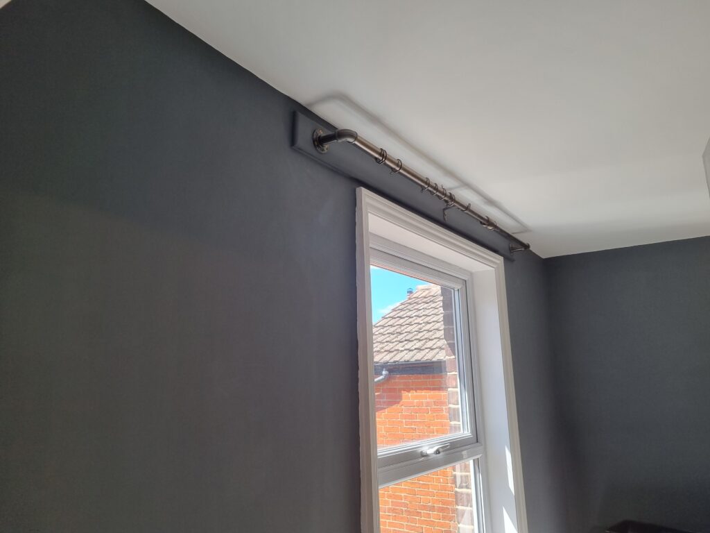 Handyman Curtain rail